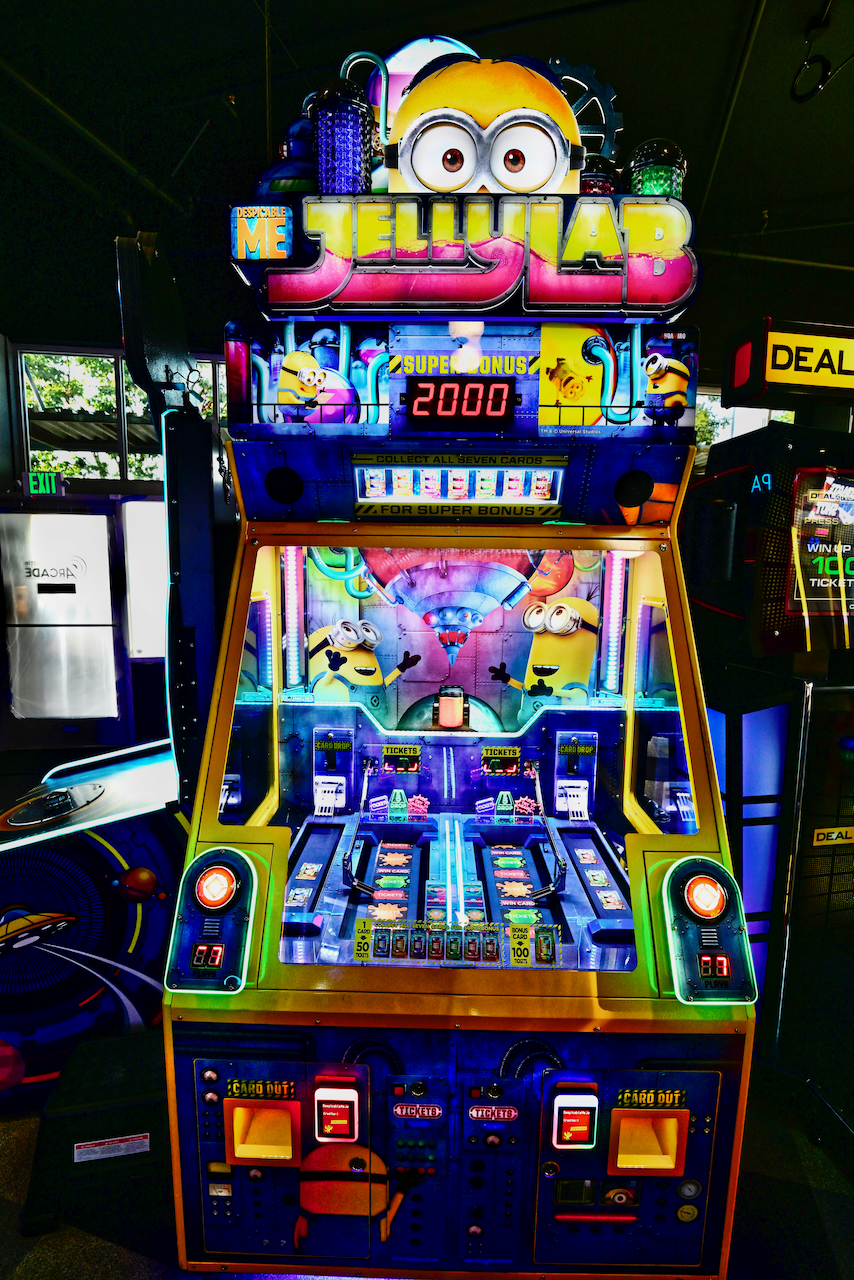 West Seattle Arcade scores major points for family fun on Alki; Grand